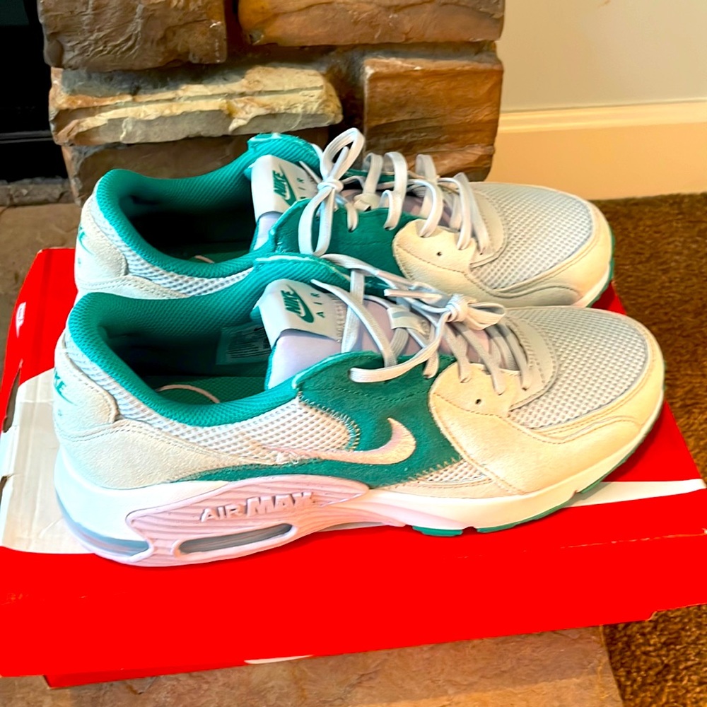 Nike White and Teal Women's Sneakers NBNB